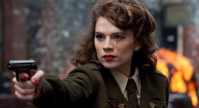 Hayley Atwell podría regresar como Peggy Carter a "Capitán América 2". Su sobrina Sharon Carter sería la nueva adición